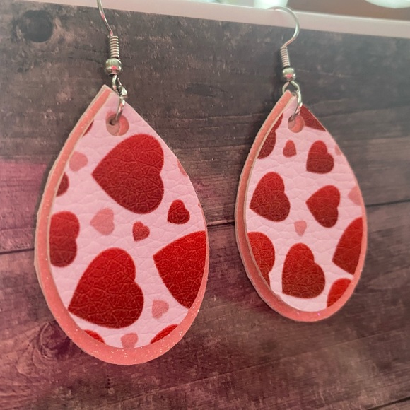 Red heart - Picture 3 of 5